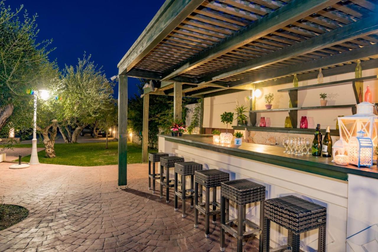 Astarte Villas - Istar Villa With Tennis Court Makhairádhon Exteriér fotografie