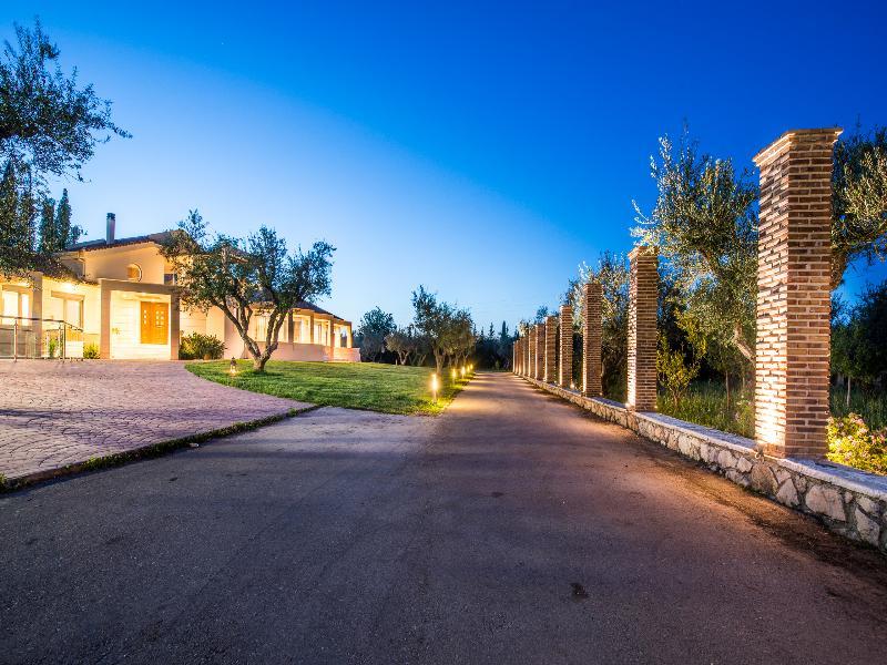 Astarte Villas - Istar Villa With Tennis Court Makhairádhon Exteriér fotografie