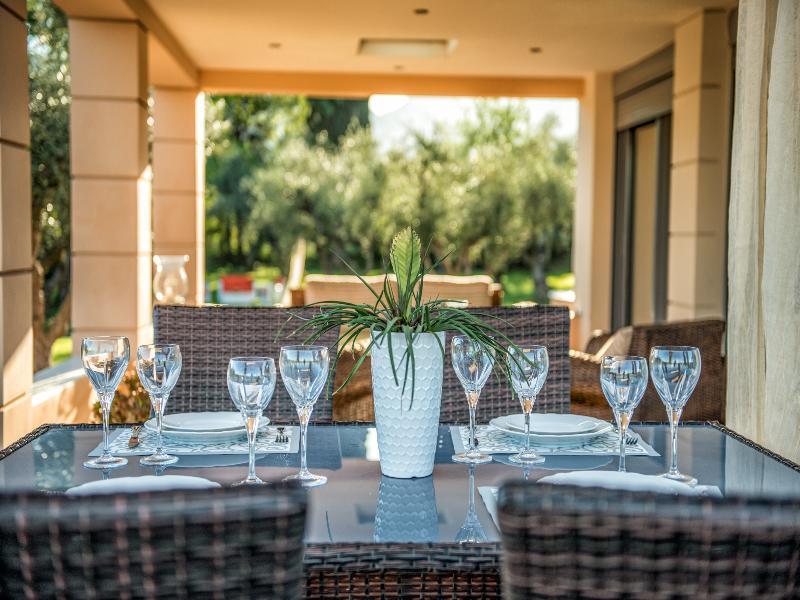 Astarte Villas - Istar Villa With Tennis Court Makhairádhon Exteriér fotografie